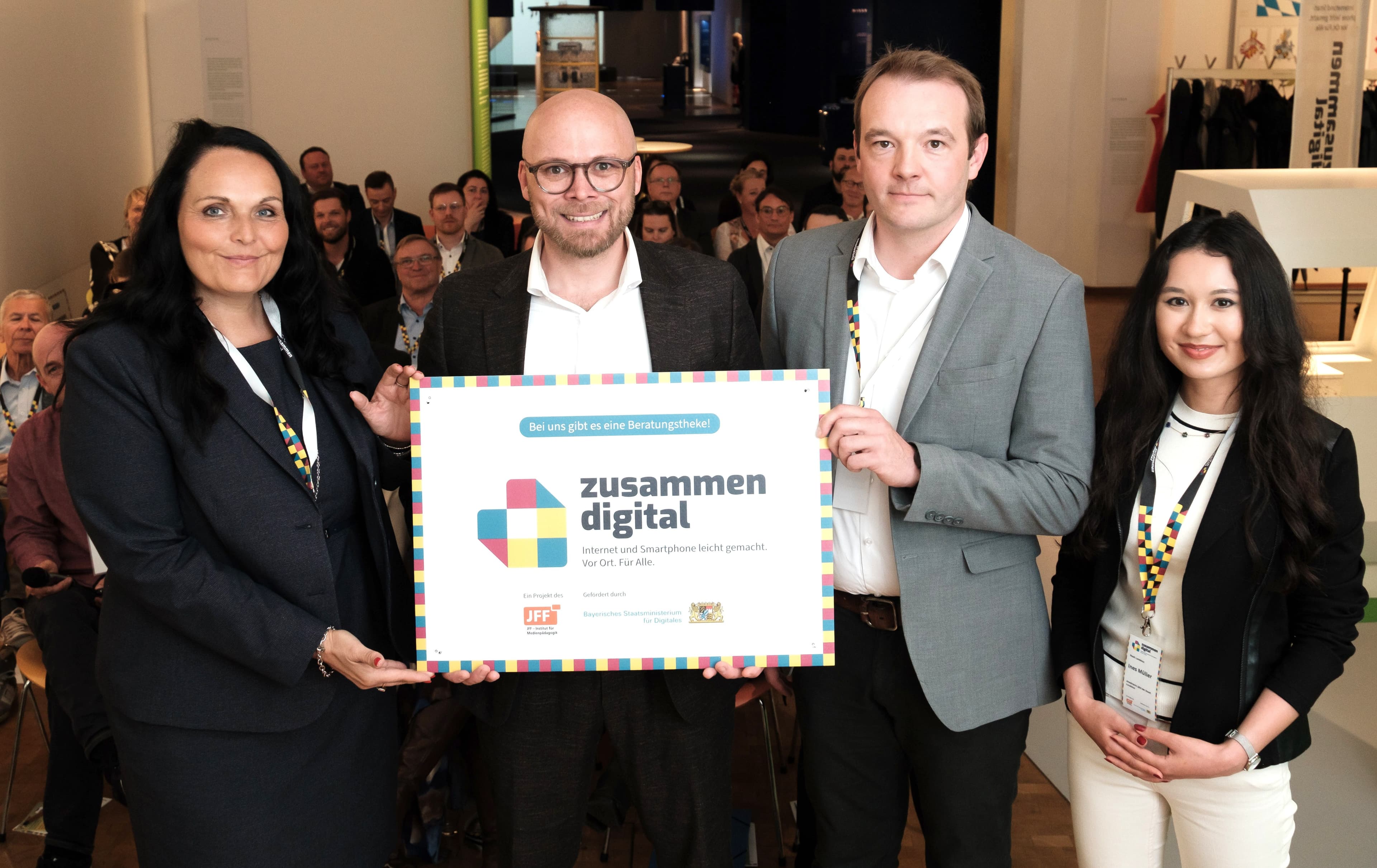 Neue Beratungstheke für digitale Einsteiger in Landshut
