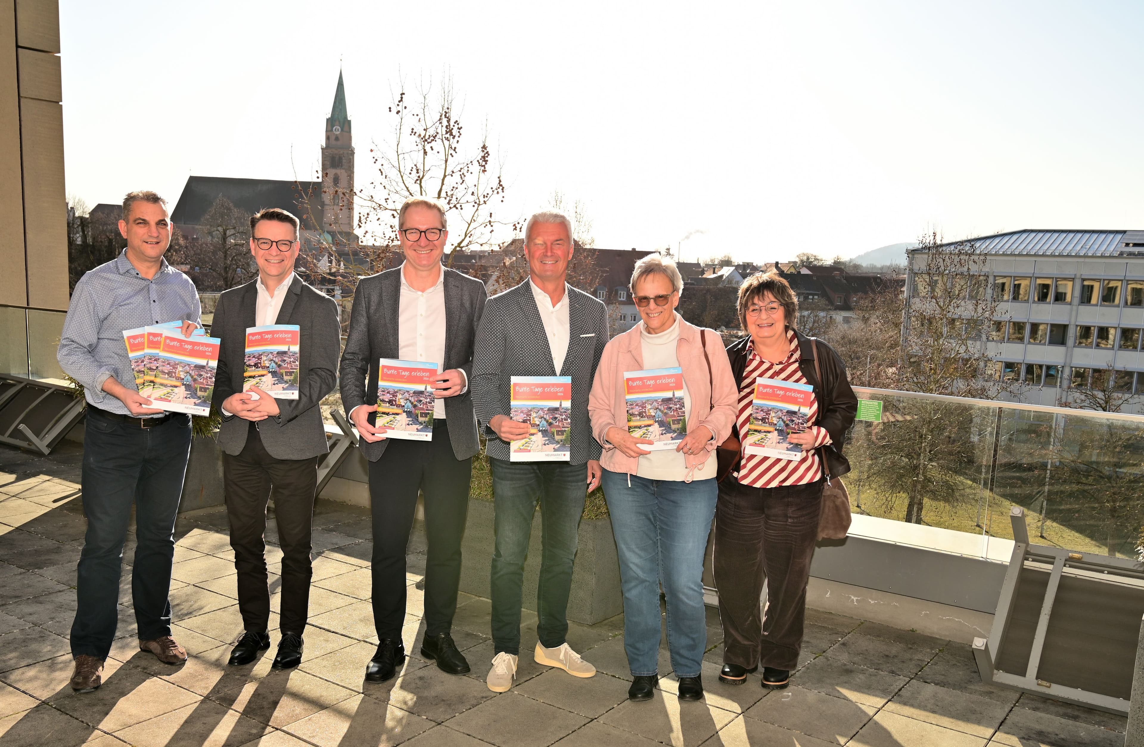 Neumarkt startet mit neuem Reisesaison-Magazin