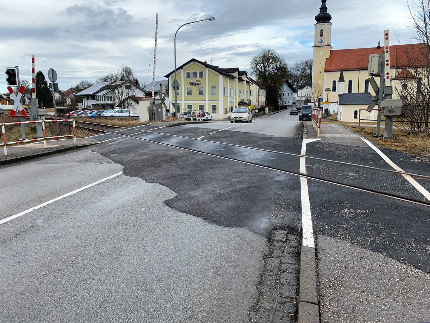 Ortseingang von Egglkofen aus Richtung Neumarkt-Sankt Veit vor der Sanierung der B 299