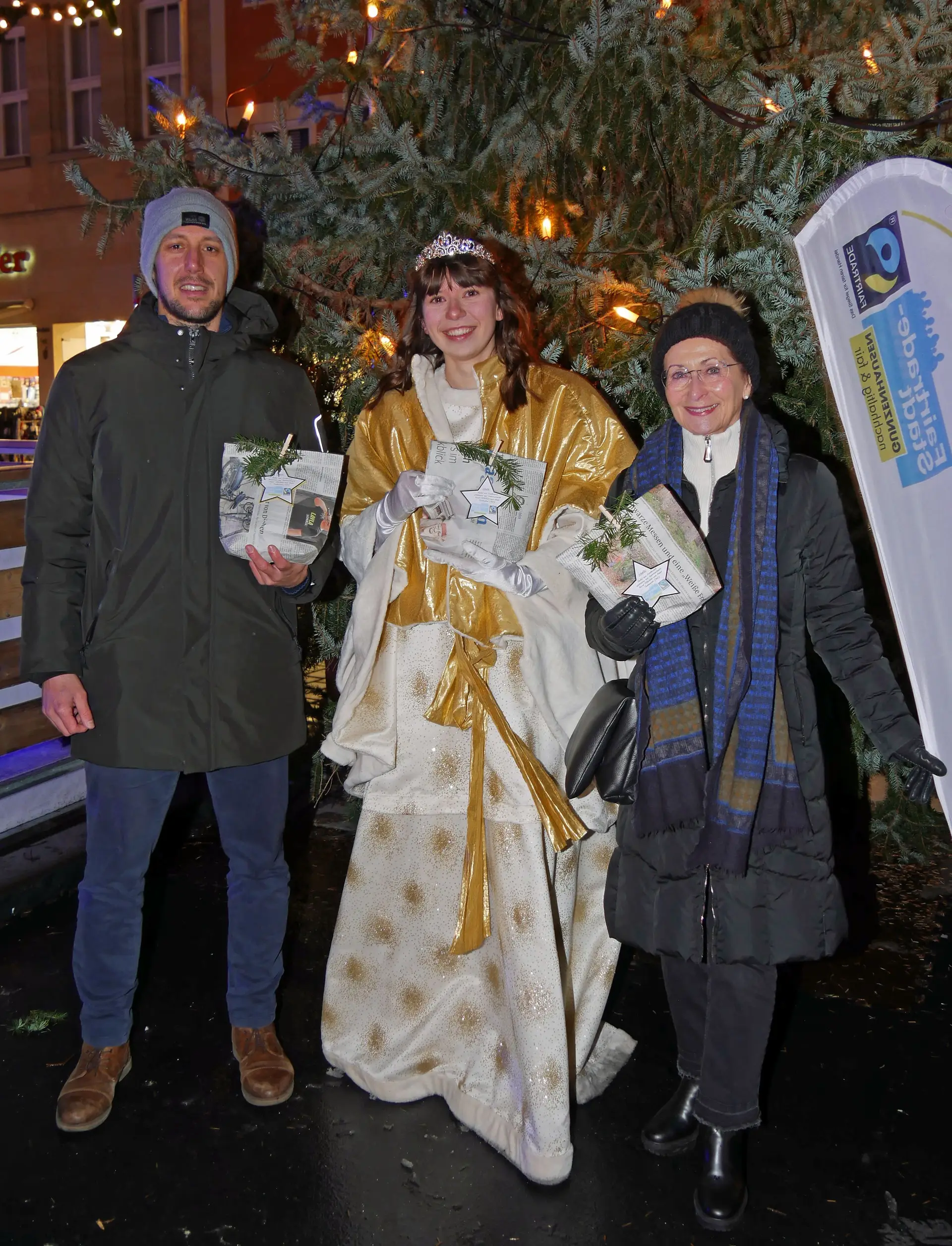 Das Christkind kommt zur Eisbahn in Gunzenhausen