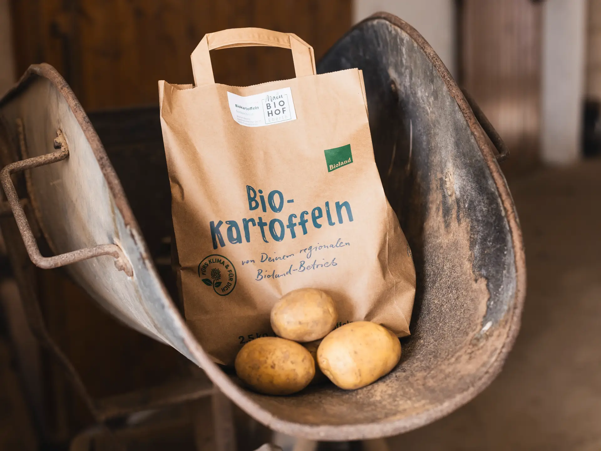 Ein Foto zeigt die kulinarische Zubereitung bzw. den Einsatz von Bio-Kulturen in einer Küche, thematisch passend zur Veranstaltung „Kartoffel trifft Küche“.